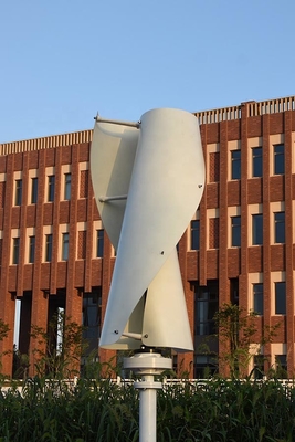 3 Blatt-gewundene Windkraftanlage 12V 200W 3 Phasen-vertikaler gewundener Wind-Arbeitsturbine-Generator