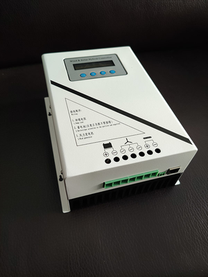 Wind-Gebührenprüfer LCD 24V 48V 1000W MPPT zeigen hybriden Prüfer Mppt an