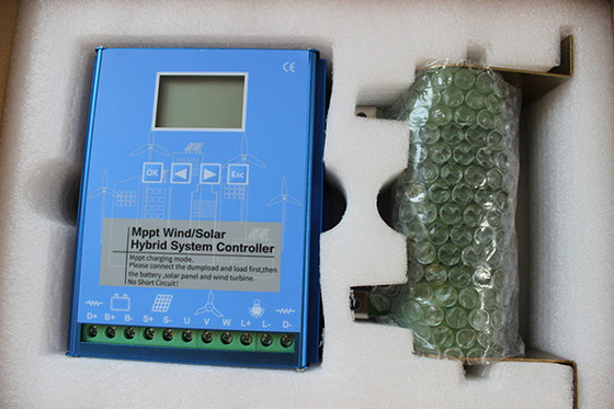 MPPT-Wind und hybrider Solarkontrolleur Connected With Battery 12V 24V 800W